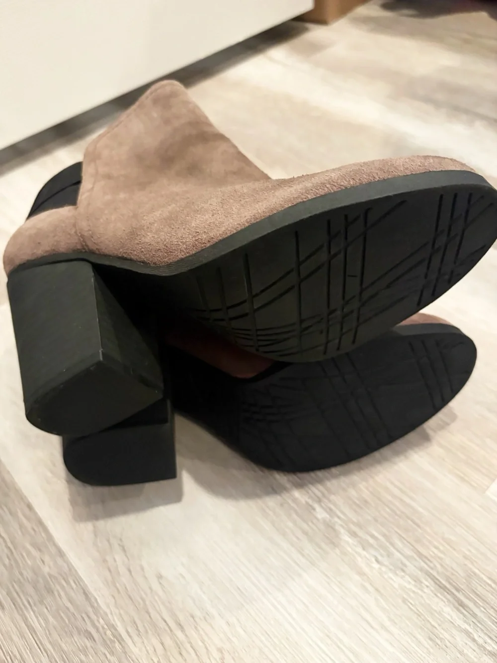 NWT KENNETH COLE BOOTIES - Picture 2 of 4